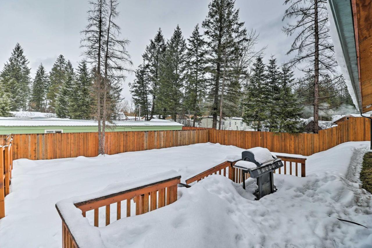 Hungry Horse Cabin Deck, Fire Pit, Near Glacier! エクステリア 写真